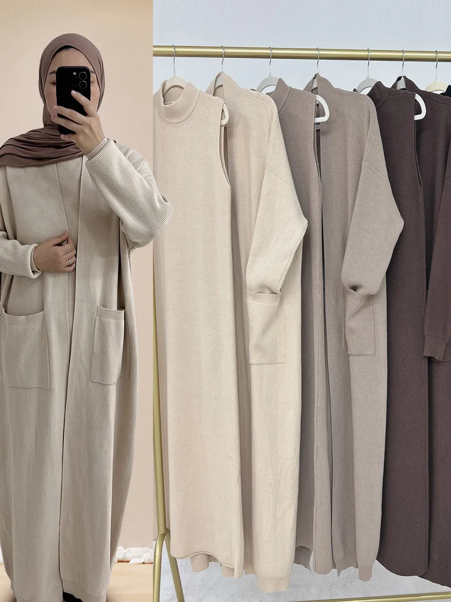 Muslim Women Dubai Türkiye Abaya Kimono Cardigan Winter Thicken Knit Long Dress Underwear Ramadan Robe Femme Islam Clothing set
Muslim Women Dubai Türkiye Abaya Kimono Cardigan Winter Thicken Knit Long Dress Underwear Ramadan Robe Femme Islam Clothing set