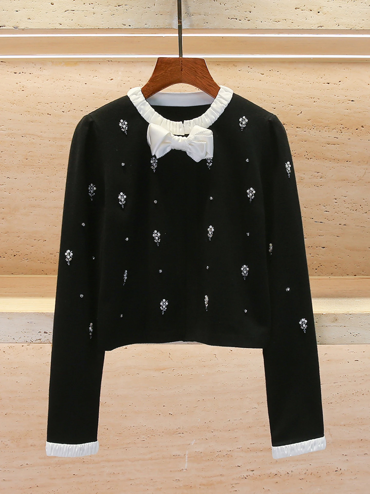 Spring 2026 Women's High-End Knitted Cardigan with Knot Hepburn Style Commute Simple Regular Fit Medium Softness
Spring 2026 Women's High-End Knitted Cardigan with Knot Hepburn Style Commute Simple Regular Fit Medium Softness