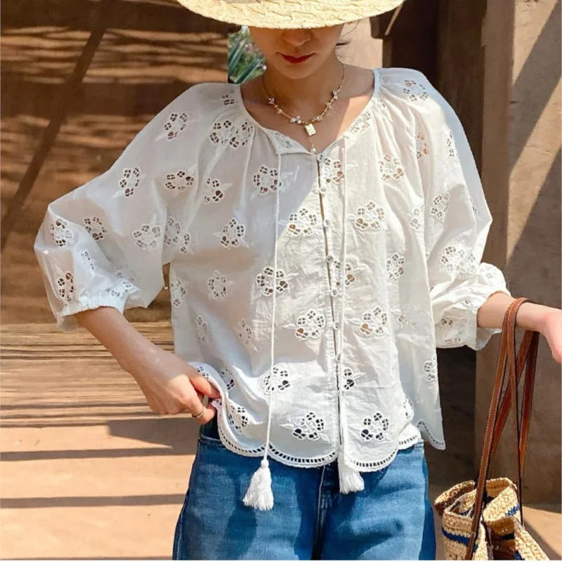 2025 New French Hollow Crochet Lace Embroidered Shirt Blouse Women's V-Neck Long Sleeve Shirt Holiday Bohemian Beach Casual Tops
2025 New French Hollow Crochet Lace Embroidered Shirt Blouse Women's V-Neck Long Sleeve Shirt Holiday Bohemian Beach Casual Tops