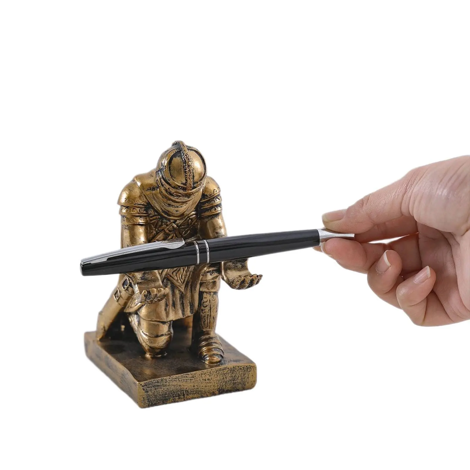 Kneeling Soldier Pen Holder Multifunctional Armored Soldier Desk Organizer Soldier Statue Phone Stand Fantastic Shape for Men
Kneeling Soldier Pen Holder Multifunctional Armored Soldier Desk Organizer Soldier Statue Phone Stand Fantastic Shape for Men