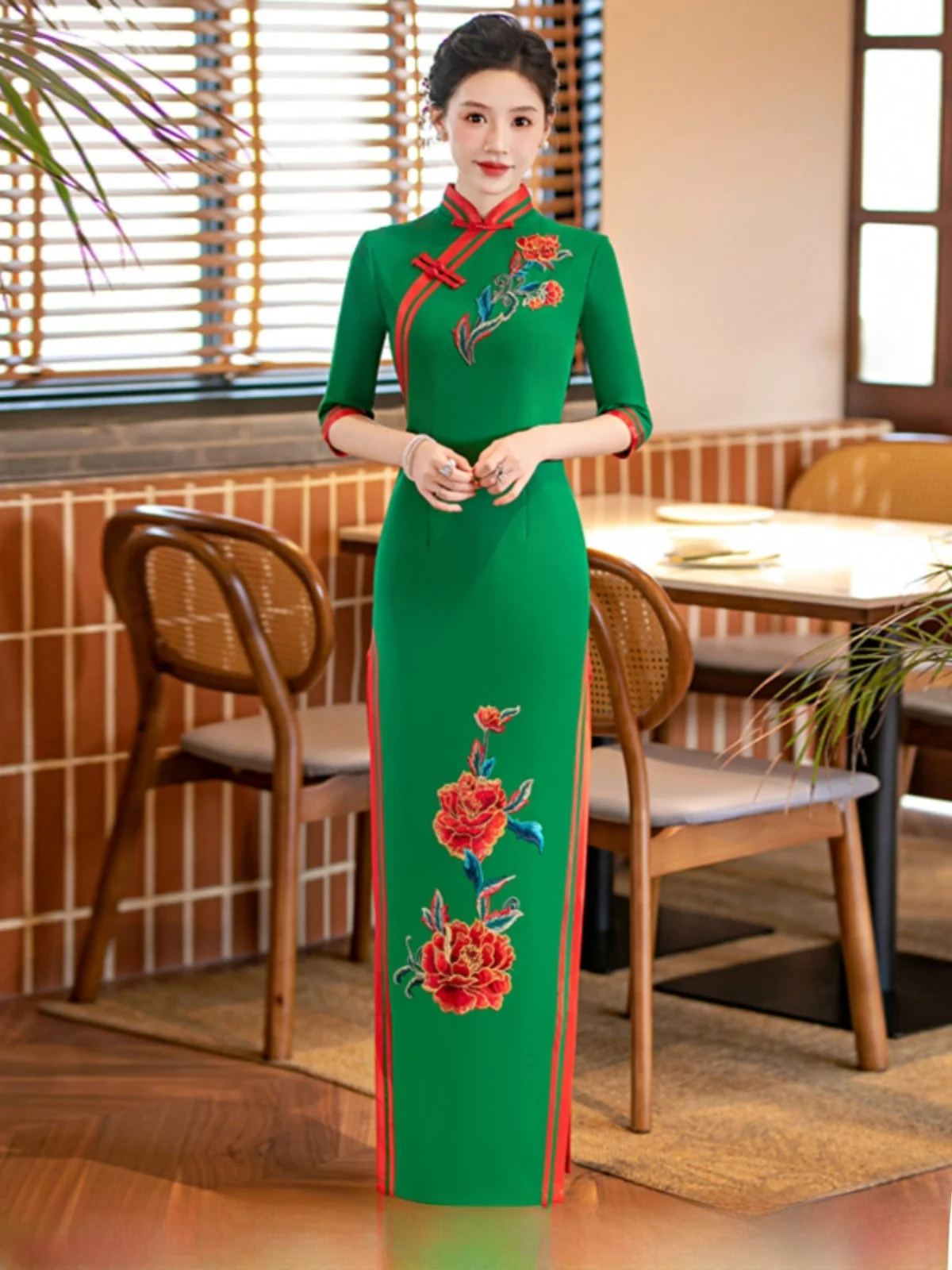 Ele Long-Sve 2025 Новая улучшенная версия для молодежи и среднего возраста, для выступлений на сцене
Ele Long-Sve 2025 Новая улучшенная версия для молодежи и среднего возраста, для выступлений на сцене