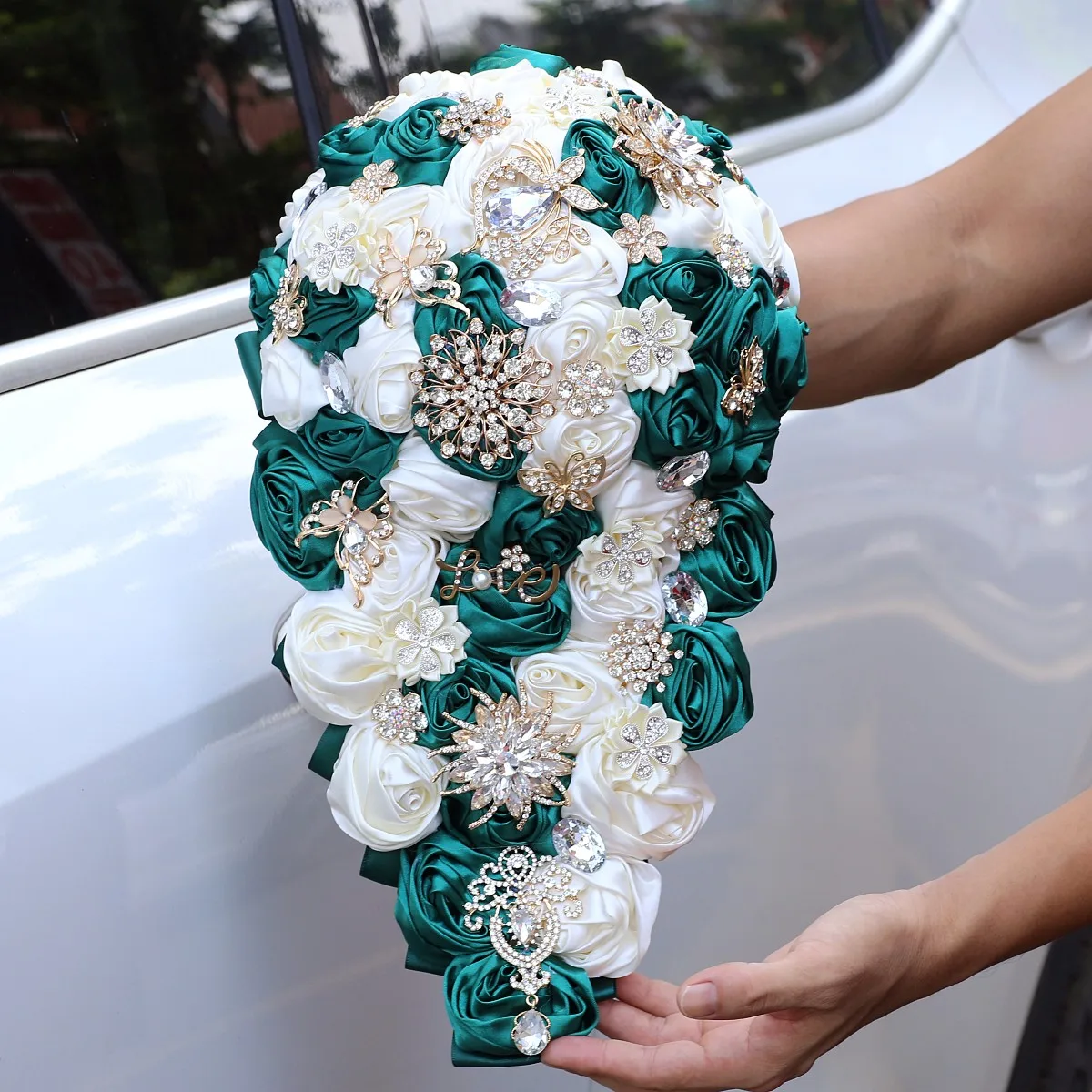 New Forever Waterfall Diamond Wedding Bouquet for Brides and Bridesmaids Rhinestone Rose Buds Handmade Flowers Church Decoration
New Forever Waterfall Diamond Wedding Bouquet for Brides and Bridesmaids Rhinestone Rose Buds Handmade Flowers Church Decoration