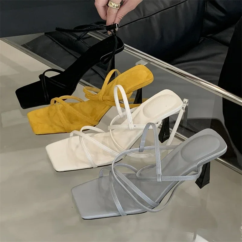 2025 New Summer Fashion Narrow Band Thin Low Heels Women Sandals Square Toe Buckle Strap Banquet Prom Shoes
2025 New Summer Fashion Narrow Band Thin Low Heels Women Sandals Square Toe Buckle Strap Banquet Prom Shoes