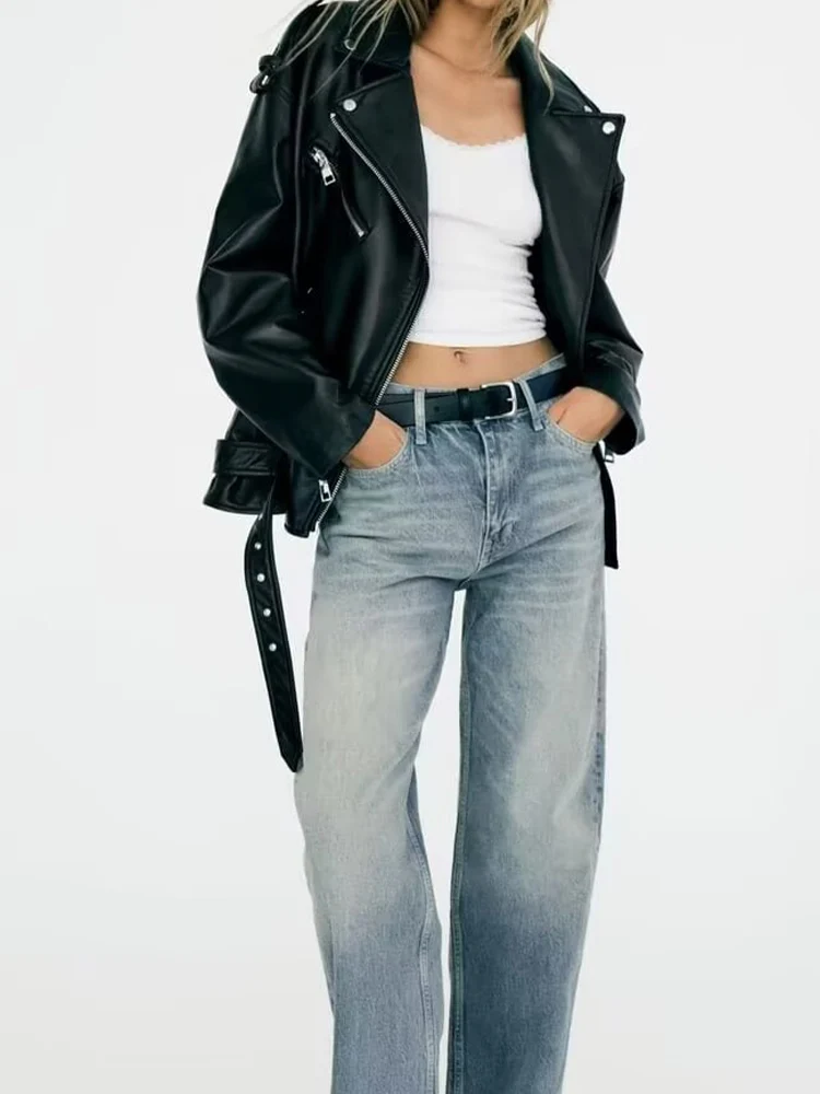 European and American style spring and autumn new women's leather pilot jacket coat loose motorcycle style black PU leather clot
European and American style spring and autumn new women's leather pilot jacket coat loose motorcycle style black PU leather clot