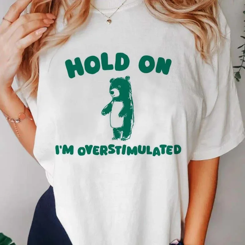 Веселая футболка с надписью Hold On Im, с надписью, топ с круглым вырезом, милая модная женская футболка, женская одежда с рисунком
Веселая футболка с надписью Hold On Im, с надписью, топ с круглым вырезом, милая модная женская футболка, женская одежда с рисунком