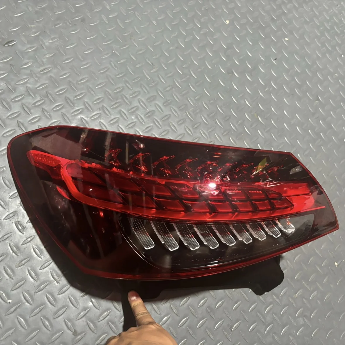Fit For Mercedes-Benz E Taillight 2021-2023 Mercedes-Benz W213 Stoplight Assembly EU Version TailLamp Turn Lights Plug and Play
Fit For Mercedes-Benz E Taillight 2021-2023 Mercedes-Benz W213 Stoplight Assembly EU Version TailLamp Turn Lights Plug and Play