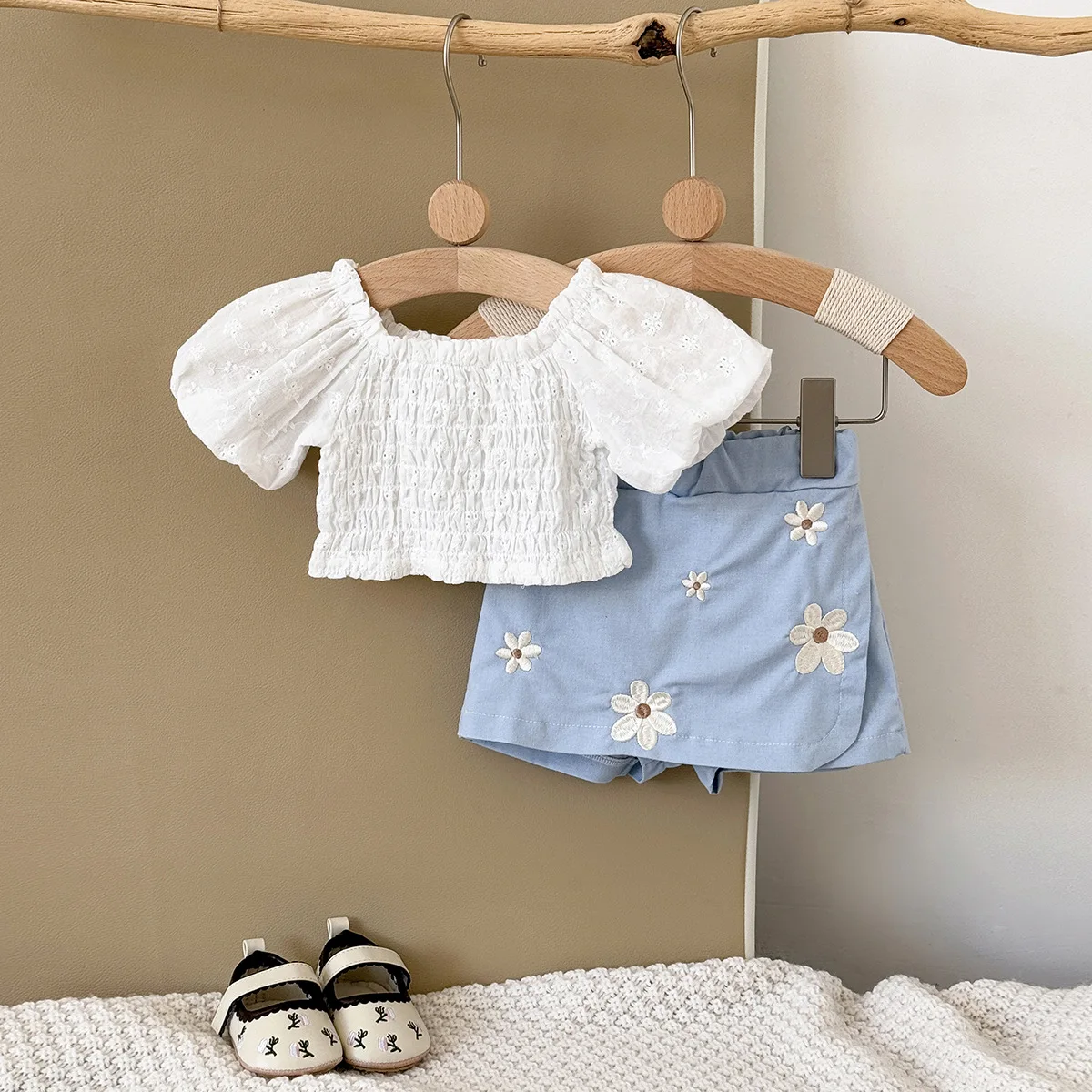 2026 Summer Sweet Style Baby Set 3M-3T White Puff Sleeve Top+Blue Floral Skirt 2Pcs Clothes Embroider Toddler Girls Suit
2026 Summer Sweet Style Baby Set 3M-3T White Puff Sleeve Top+Blue Floral Skirt 2Pcs Clothes Embroider Toddler Girls Suit