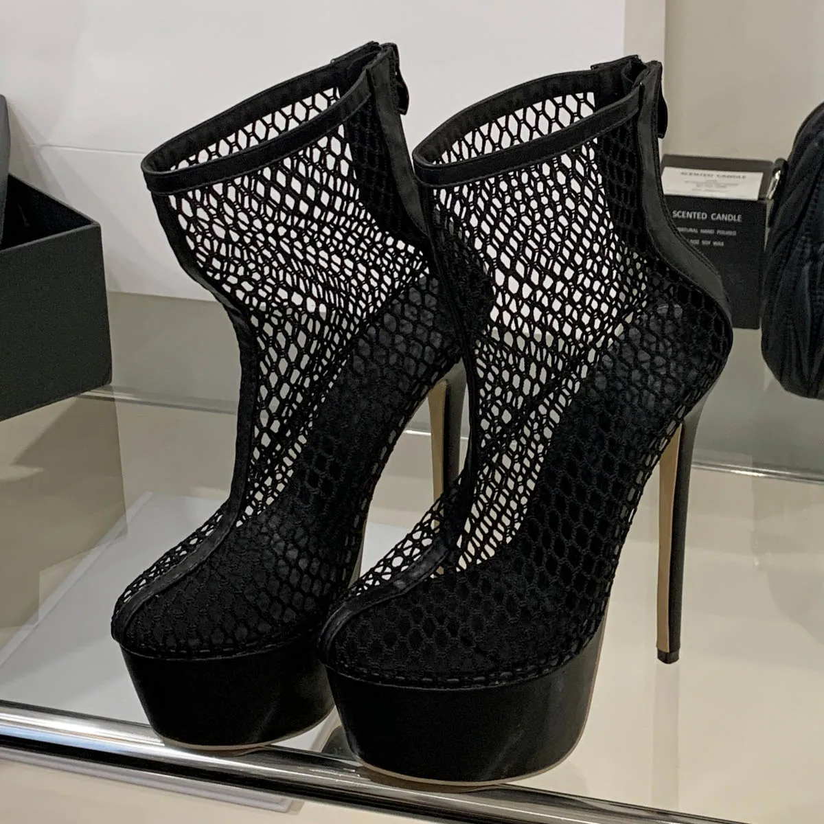 Aneikeh Fashion 2025 New Black Sexy Mesh 16cm High Heel Platform Boots Women Round Toe Autumn Club Stripper Sandal Pumps Shoes
Aneikeh Fashion 2025 New Black Sexy Mesh 16cm High Heel Platform Boots Women Round Toe Autumn Club Stripper Sandal Pumps Shoes