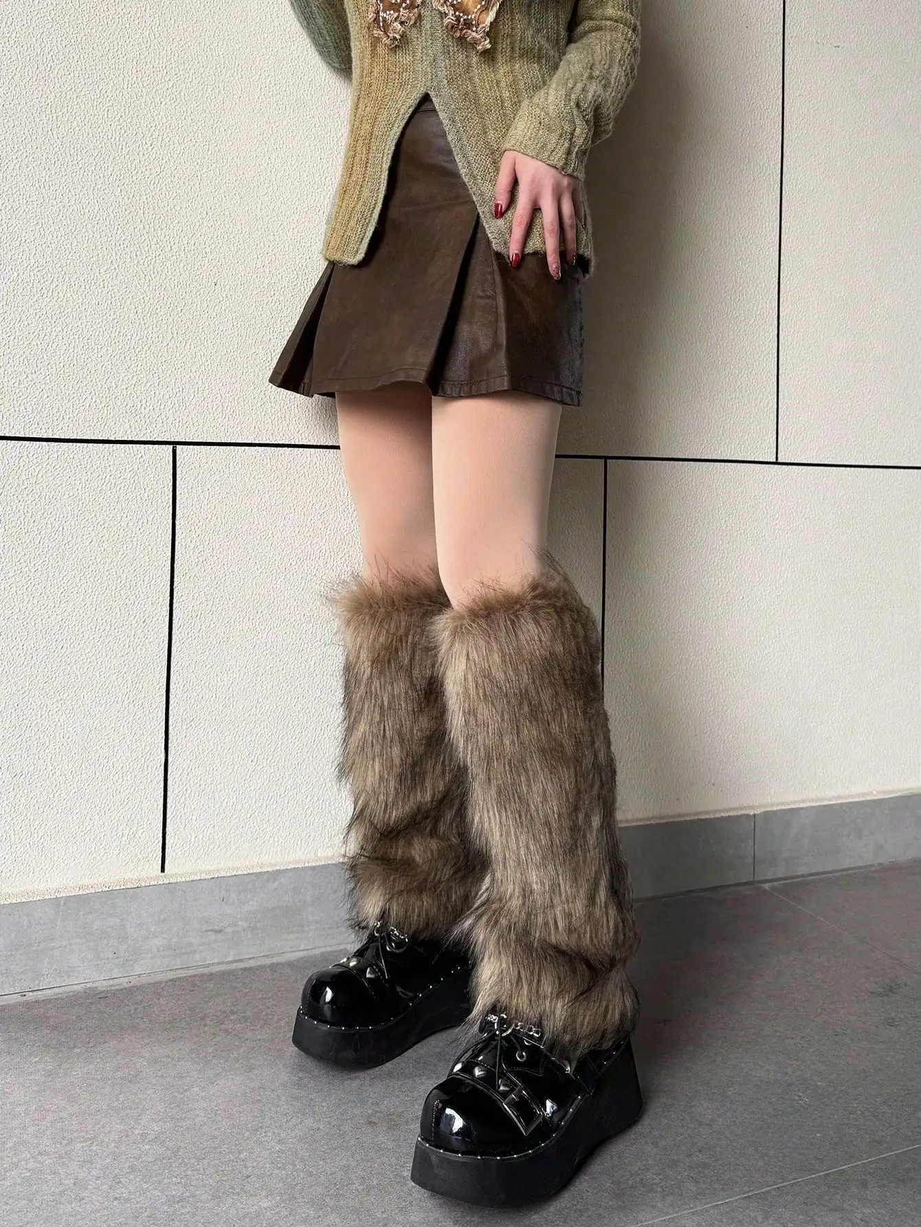 Женские гетры из нечеткого меха — зимние мягкие пушистые манжеты для ботинок, идеально подходят для костюмов Хэллоуина и Санты
Женские гетры из нечеткого меха — зимние мягкие пушистые манжеты для ботинок, идеально подходят для костюмов Хэллоуина и Санты