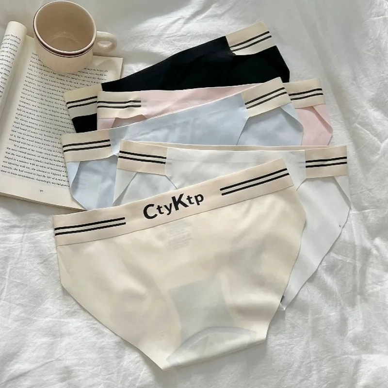 Ice Silk Women Thin Underwear Seamless Cotton Crotch Panties Summer Girls Sports Triangular Shorts Briefs Quick Drying Low Waist
Ice Silk Women Thin Underwear Seamless Cotton Crotch Panties Summer Girls Sports Triangular Shorts Briefs Quick Drying Low Waist