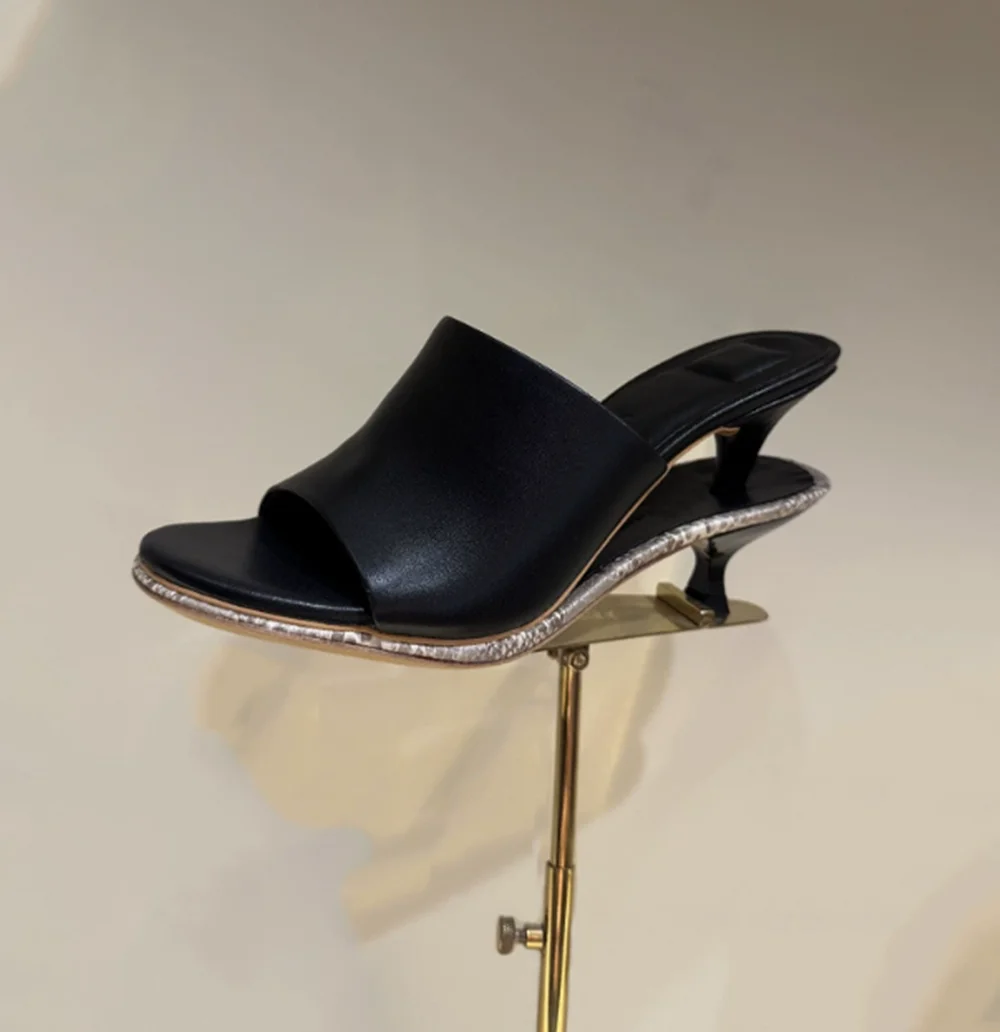 Summer Casual Style Peep-Toe Low Heels Leather Women's Sandals Unique Heel Design Fashion Red Carpet Looks with Dresses or Jeans
Summer Casual Style Peep-Toe Low Heels Leather Women's Sandals Unique Heel Design Fashion Red Carpet Looks with Dresses or Jeans