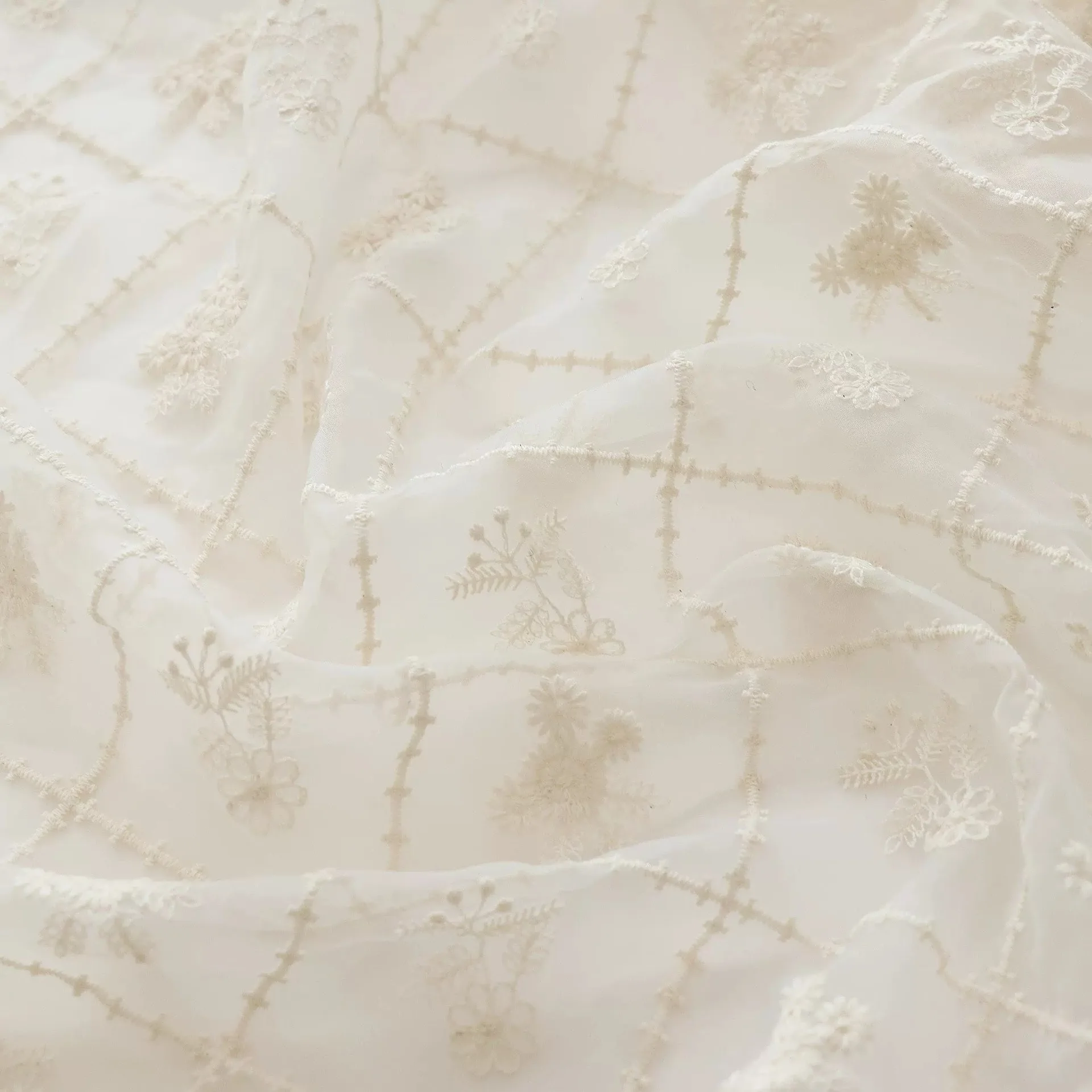 Embroidery Lace Soft Mesh Fabric for Dress Cheongsam Baby Clothes DIY Background Fabric By The Meter
Embroidery Lace Soft Mesh Fabric for Dress Cheongsam Baby Clothes DIY Background Fabric By The Meter