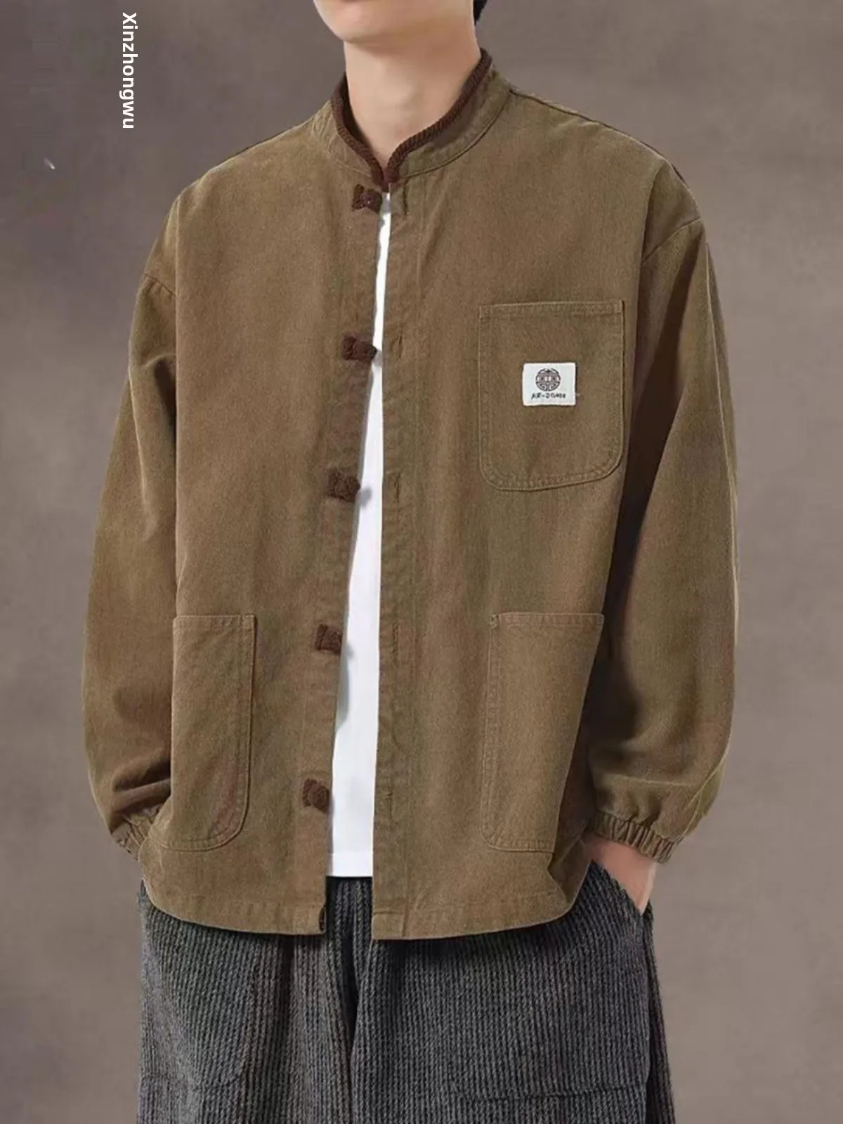 Новая китайская повседневная куртка-ветровка для мужчин, свободного кроя, больших размеров, с круглым вырезом, весна-осень
Новая китайская повседневная куртка-ветровка для мужчин, свободного кроя, больших размеров, с круглым вырезом, весна-осень