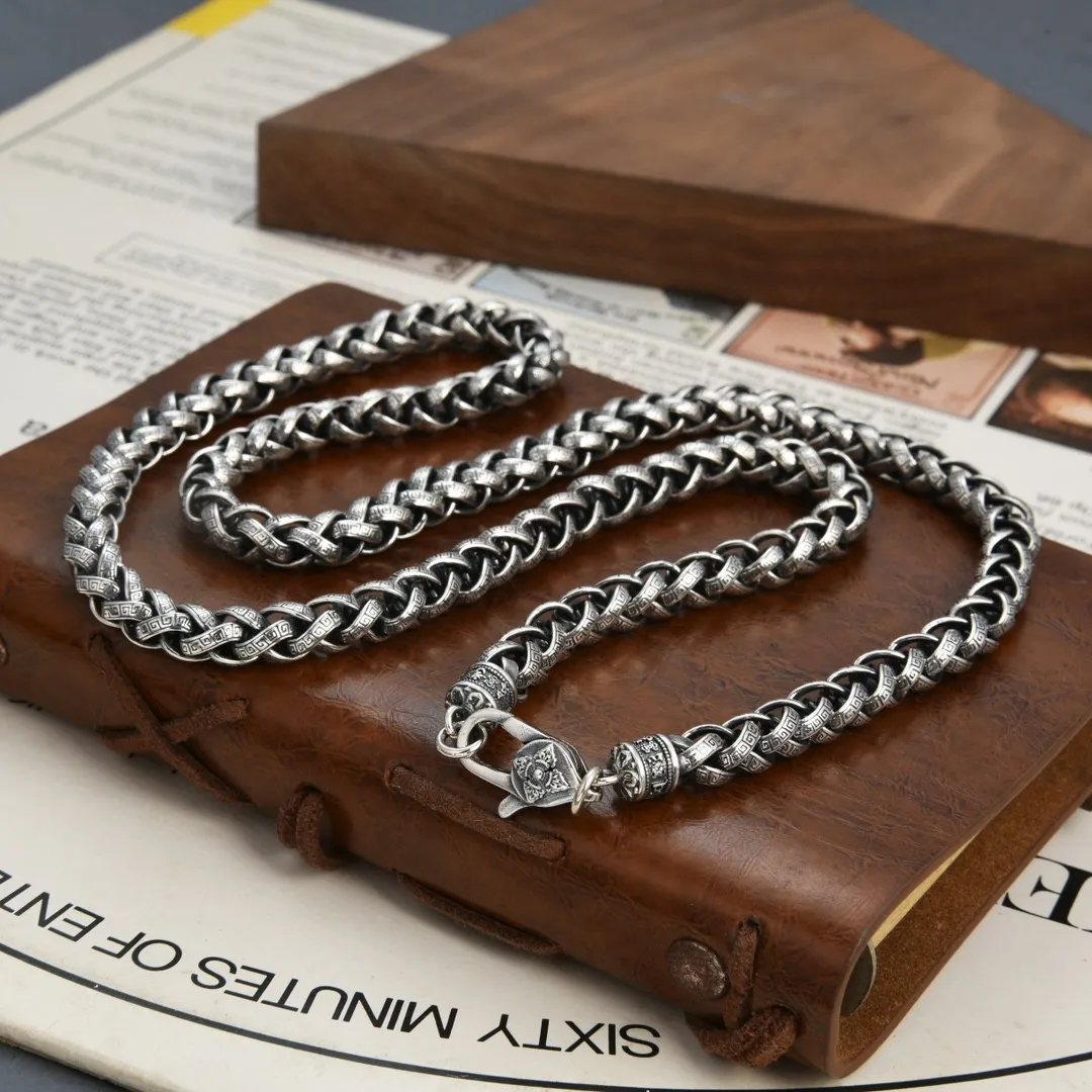 Silver necklace for men's fashion S925 pure silver Thai silver retro necklace with six character mantra loop and personalized pa
Silver necklace for men's fashion S925 pure silver Thai silver retro necklace with six character mantra loop and personalized pa