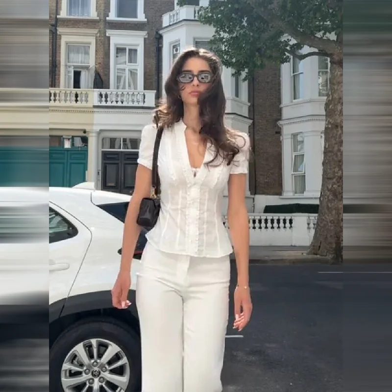 2026 Women's White Ruffle Trim Blouse Puff Sleeve V-neck Button Down Fitted Shirt Y2k French Style For Casual Office
2026 Women's White Ruffle Trim Blouse Puff Sleeve V-neck Button Down Fitted Shirt Y2k French Style For Casual Office