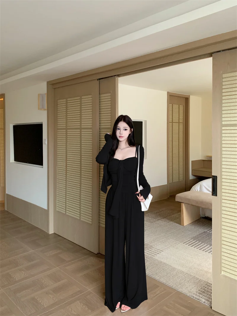 Black Short Strap Vest Top Long Sleeve Open Cardigan Women's Summer Fashion Set High Waist Wide Leg Pants Three Piece Set
Black Short Strap Vest Top Long Sleeve Open Cardigan Women's Summer Fashion Set High Waist Wide Leg Pants Three Piece Set