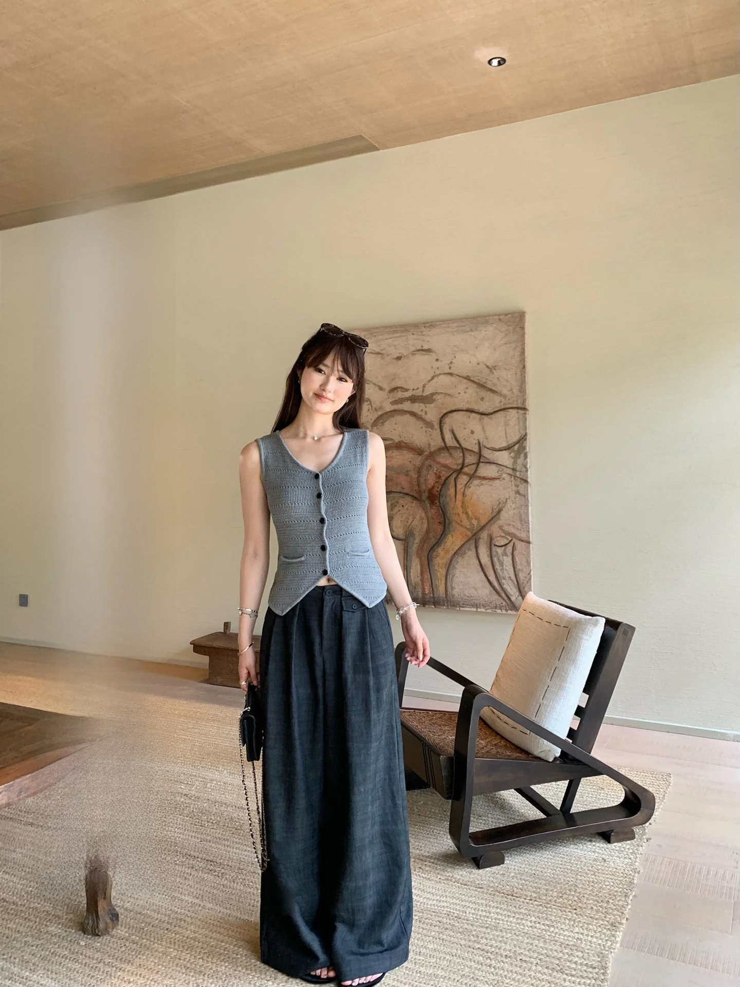 High Waist Wide Leg Black Casual Pants Loose Fit Versatile Comfortable Long Trousers for Casual Wear from White Studio
High Waist Wide Leg Black Casual Pants Loose Fit Versatile Comfortable Long Trousers for Casual Wear from White Studio