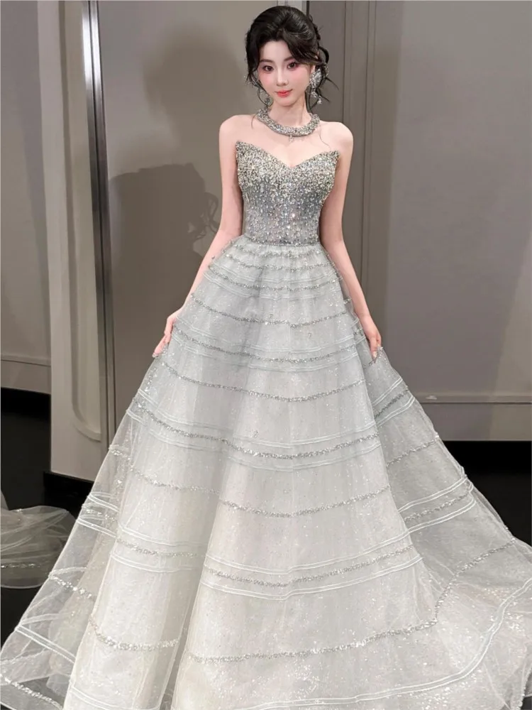 New strapless toasting dress for adult hosts with a banquet feel
New strapless toasting dress for adult hosts with a banquet feel