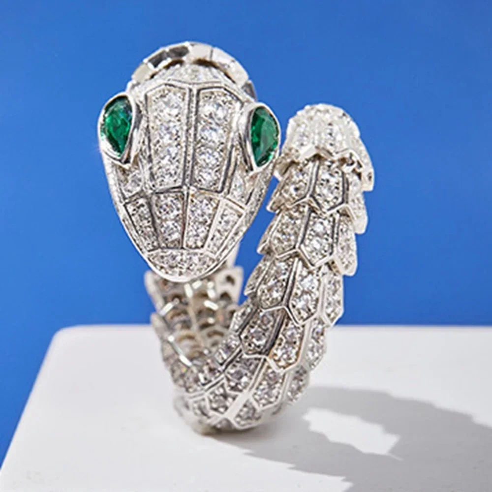 Luxury Designer Green Eyes Snake Shaped Open Rings Real Gold plated Jewelry for Woman or Men
Luxury Designer Green Eyes Snake Shaped Open Rings Real Gold plated Jewelry for Woman or Men