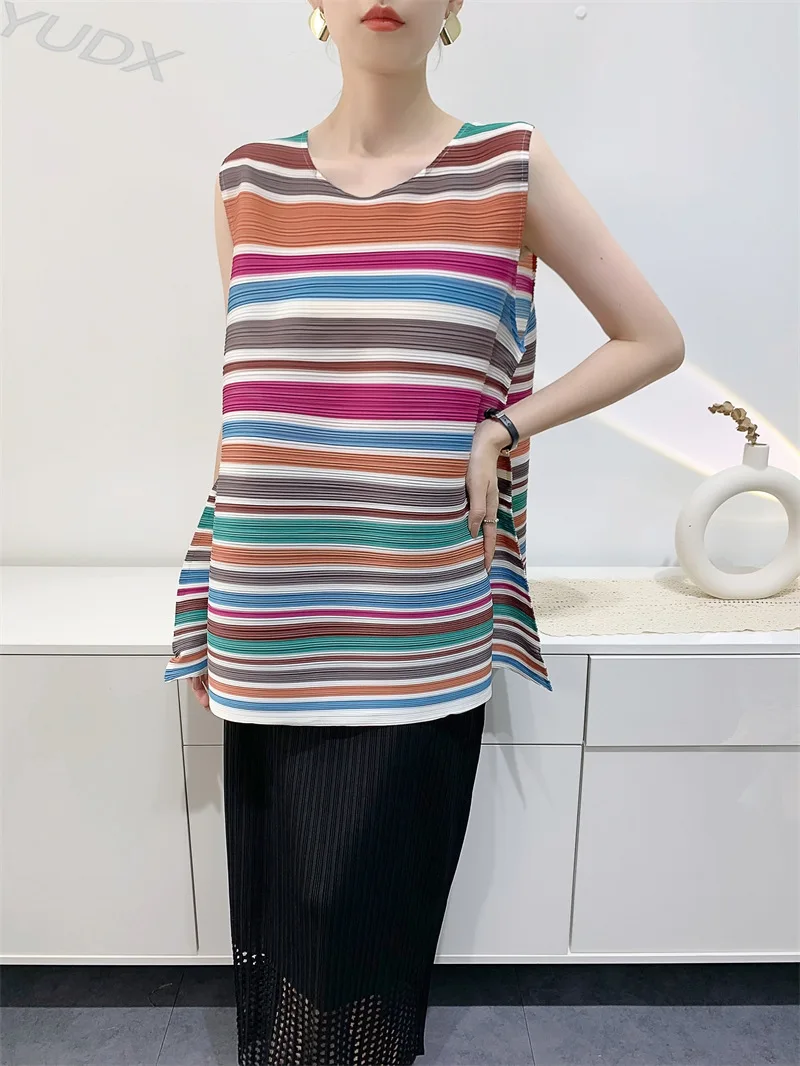YUDX High Quality Pleated Printed Vest Women's Tops 2023 Summer New T-Shirt Loose Slim Striped Pleated Clothes Fashion Women's
YUDX High Quality Pleated Printed Vest Women's Tops 2023 Summer New T-Shirt Loose Slim Striped Pleated Clothes Fashion Women's