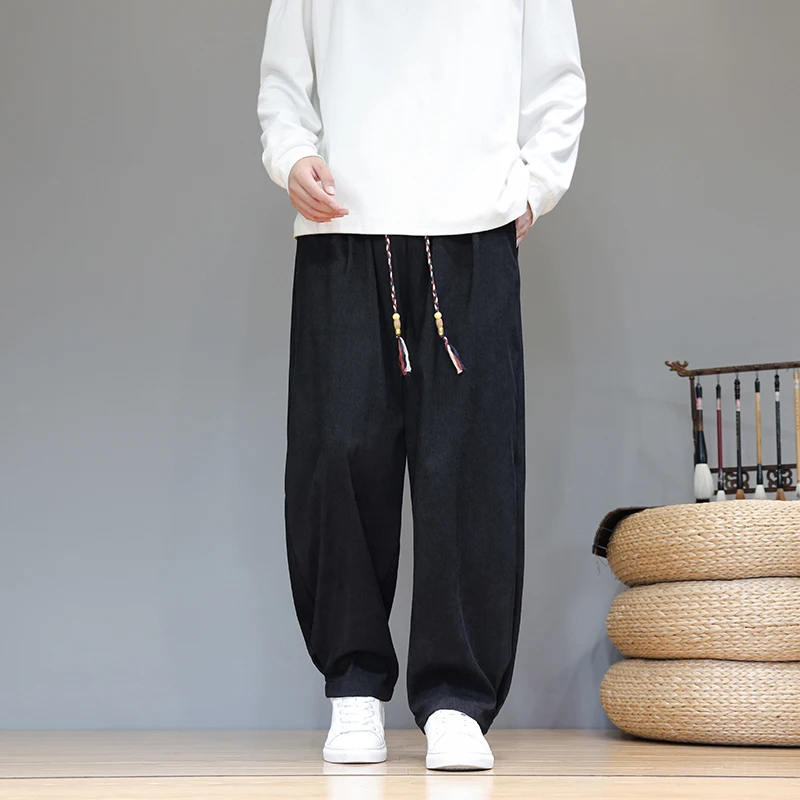Свободные осенние вельветовые брюки для мужчин, модные корейские прямые повседневные спортивные штаны на шнурке, удобные широкие брюки мужские
Свободные осенние вельветовые брюки для мужчин, модные корейские прямые повседневные спортивные штаны на шнурке, удобные широкие брюки мужские