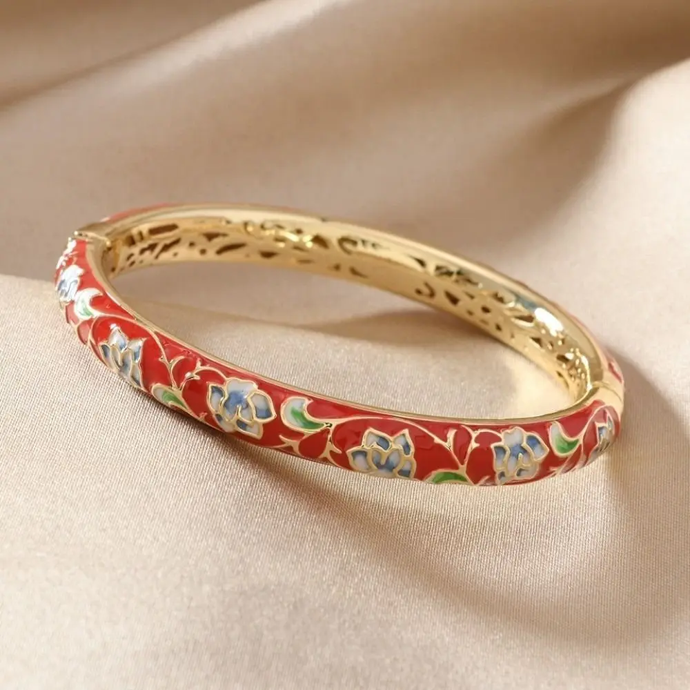 Enamel Vintage Cloisonne Bangle Traditional Chinese Chinese Peony Flower Bangle Classic Vintage Women's Hand Bracelet Ladies
Enamel Vintage Cloisonne Bangle Traditional Chinese Chinese Peony Flower Bangle Classic Vintage Women's Hand Bracelet Ladies