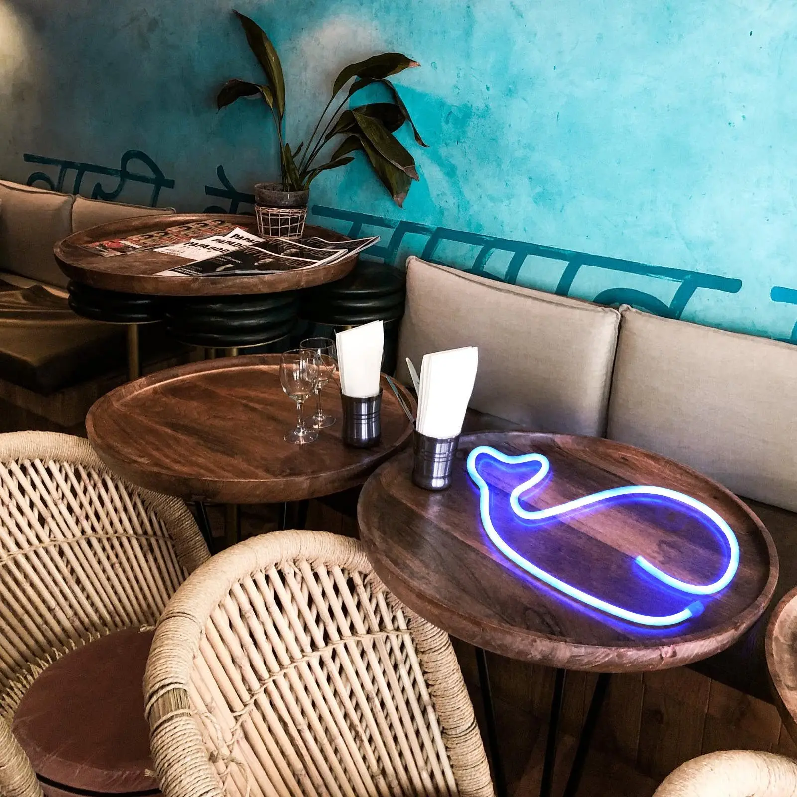1Pcs Whale Shape LED Neon Light Sign Premium Plastic Decorative Night Lamp for Bedroom Bedside Tabletop Party Room Decoration
1Pcs Whale Shape LED Neon Light Sign Premium Plastic Decorative Night Lamp for Bedroom Bedside Tabletop Party Room Decoration