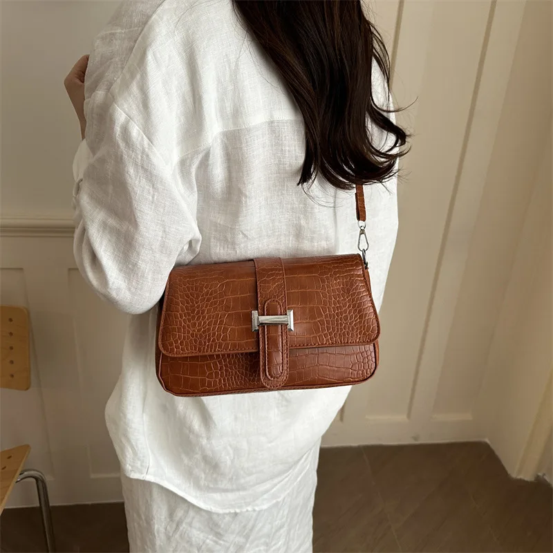2026 new style fashionable small bag with trendy and niche design shoulder bag elegant and simple for women handbag
2026 new style fashionable small bag with trendy and niche design shoulder bag elegant and simple for women handbag