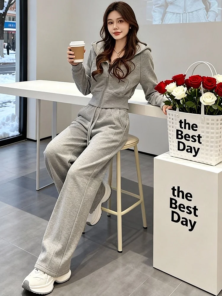 Spring 2026 Women's Sporty Casual Two-Piece Set Grey Short Coat Top Wide Leg Pants Comfortable High Waist Pure Color
Spring 2026 Women's Sporty Casual Two-Piece Set Grey Short Coat Top Wide Leg Pants Comfortable High Waist Pure Color