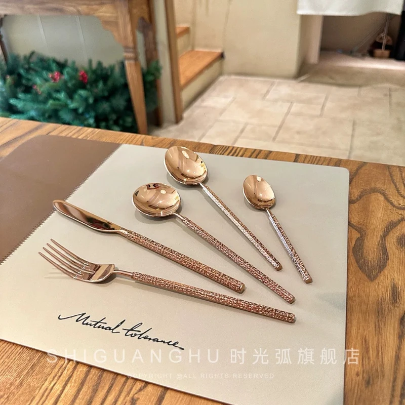 Ritual on the LMM dining table Stainless steel hammer pattern French steak knife, fork and spoon high-end goods
Ritual on the LMM dining table Stainless steel hammer pattern French steak knife, fork and spoon high-end goods