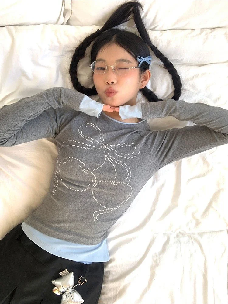QWEEK Y2k Coquette T Shirt Women Korean Style Kpop Streetwear Slim Long Sleeve Tees Fake Two-piece Top 2025 Spring Fashion
QWEEK Y2k Coquette T Shirt Women Korean Style Kpop Streetwear Slim Long Sleeve Tees Fake Two-piece Top 2025 Spring Fashion