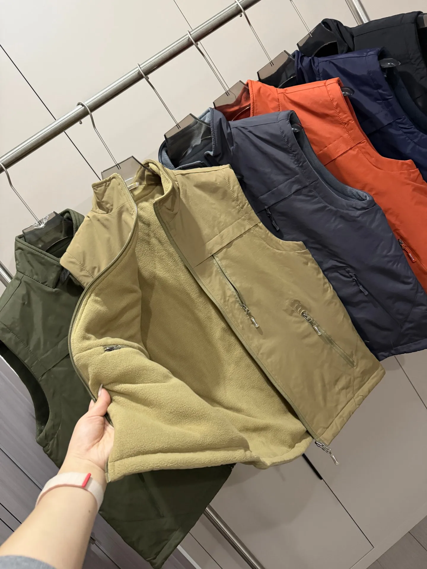 Outdoor Double-Sided Wear Fce Windproof Water-Resistant Men's Autumn Winter Versatile Warm Fiing Vest Stand Fit Zippe...
Outdoor Double-Sided Wear Fce Windproof Water-Resistant Men's Autumn Winter Versatile Warm Fiing Vest Stand Fit Zippe...