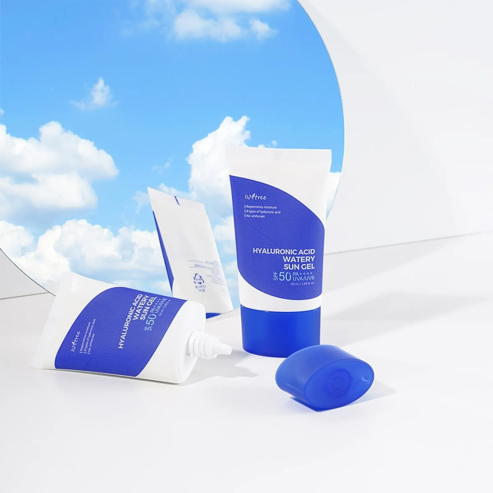 UPF 50+ Long-lasting sunscreen lotion is lightweight and non-greasy, suitable for the face and body. Hyaluronic acid protects ag
UPF 50+ Long-lasting sunscreen lotion is lightweight and non-greasy, suitable for the face and body. Hyaluronic acid protects ag