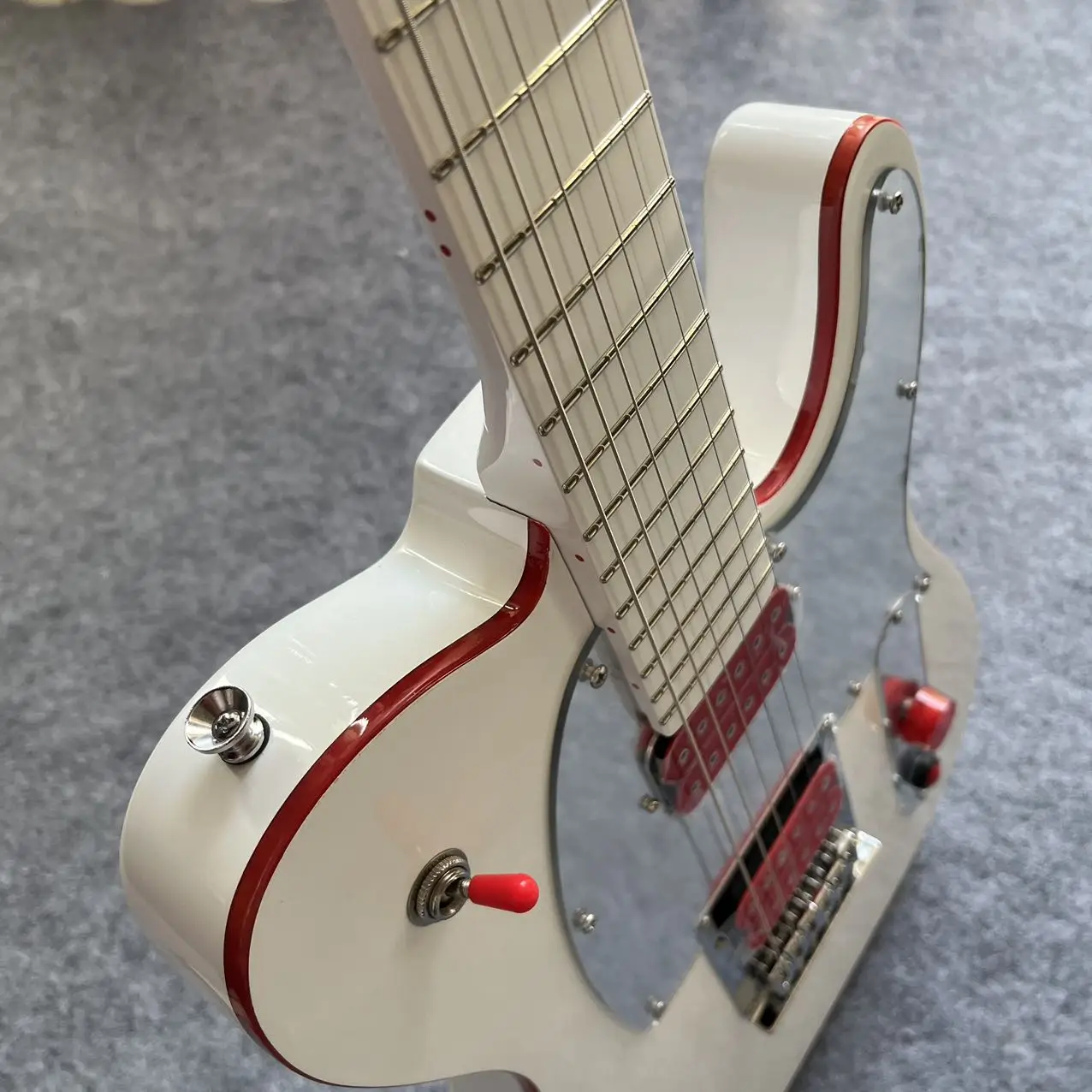 Customized John5 ghost limited edition electric guitar red guitar pickup white body new arrival in stock fast shipping
Customized John5 ghost limited edition electric guitar red guitar pickup white body new arrival in stock fast shipping