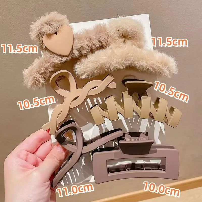 Stylish Hair Clips for Women- Large Autumn/Winter Claw Clip Set with Plush Fabric for Creating Elegant Updos and Chic Hairstyles
Stylish Hair Clips for Women- Large Autumn/Winter Claw Clip Set with Plush Fabric for Creating Elegant Updos and Chic Hairstyles