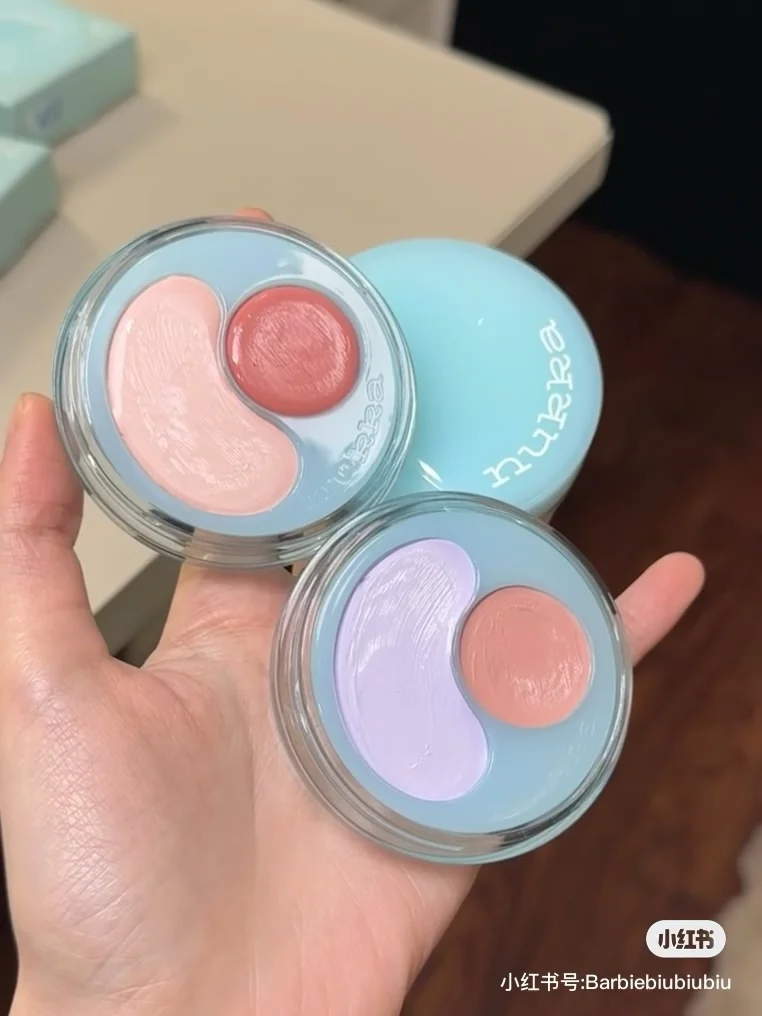 Двухцветные румяна Nukka Cream BrighTening Расширяющие сужающие цвета, неплавкие водяные румяна
Двухцветные румяна Nukka Cream BrighTening Расширяющие сужающие цвета, неплавкие водяные румяна