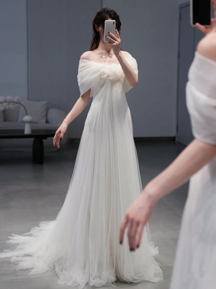 Elegant One-Shoulder Bridal Gown with Train Simple Style for Outdoor Photography Wedding Dress Net Material Zipper Closure
Elegant One-Shoulder Bridal Gown with Train Simple Style for Outdoor Photography Wedding Dress Net Material Zipper Closure