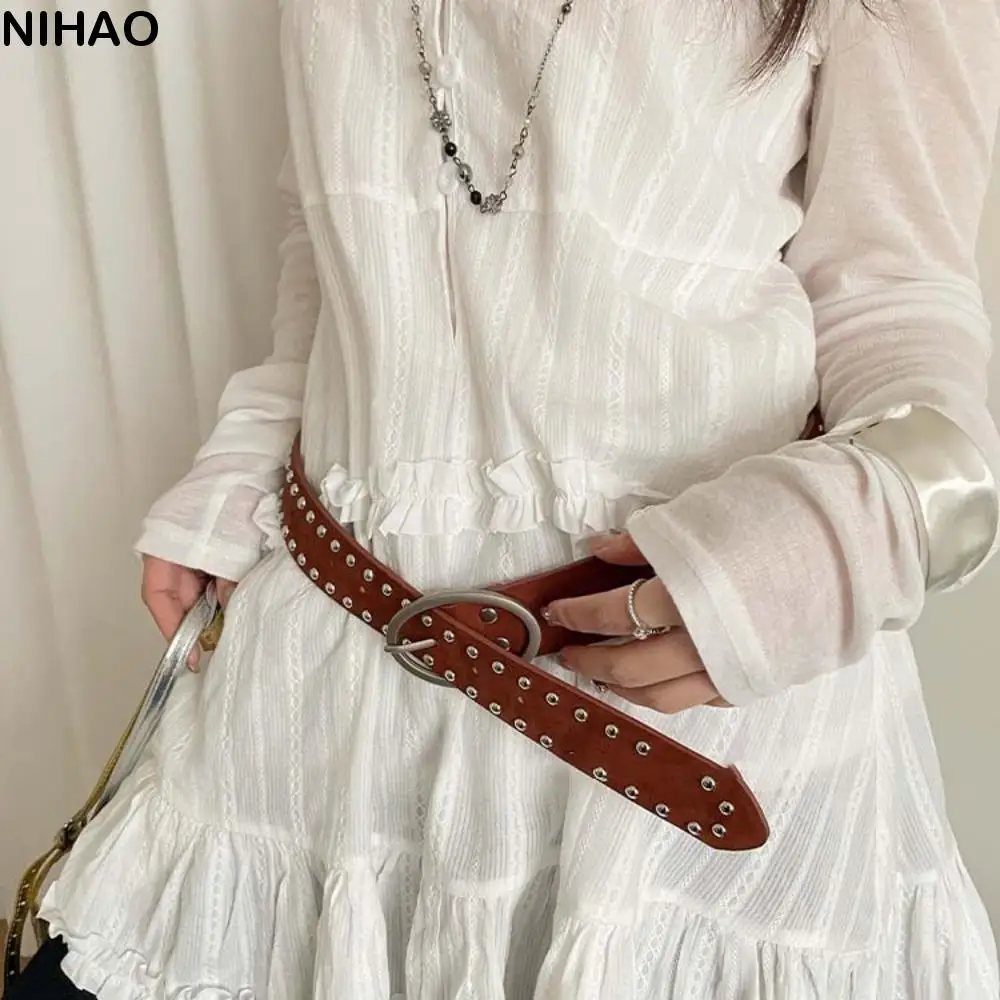 Vintage Adjustable Rivet Waist Belt Jeans Decor Retro Y2K Wide Belt American Style Punk PU Leather Waistbands Ornament
Vintage Adjustable Rivet Waist Belt Jeans Decor Retro Y2K Wide Belt American Style Punk PU Leather Waistbands Ornament