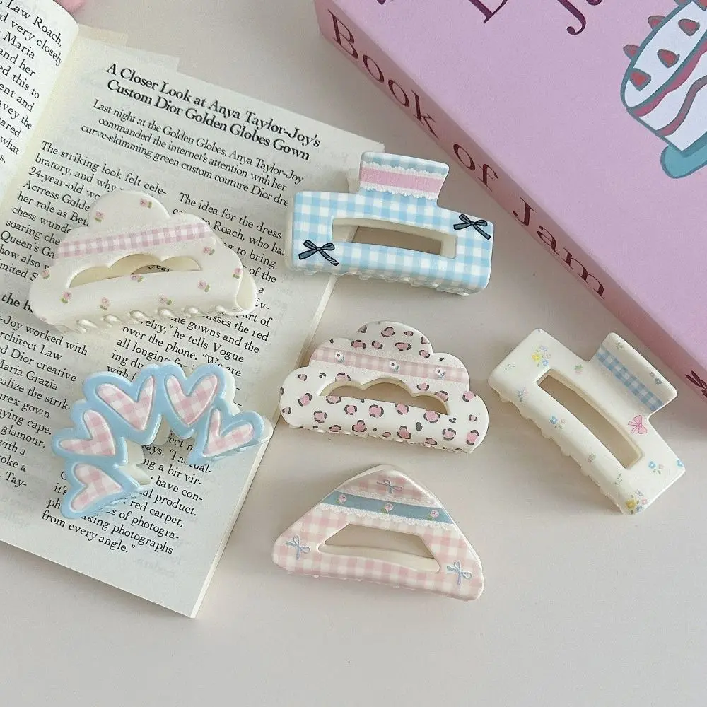 Elegant Korean Style Lattice Hair Crab Clip Triangle Square Acrylic Bow Hair Claw Flower Hairgrip Geometry Shark Clip Girls
Elegant Korean Style Lattice Hair Crab Clip Triangle Square Acrylic Bow Hair Claw Flower Hairgrip Geometry Shark Clip Girls