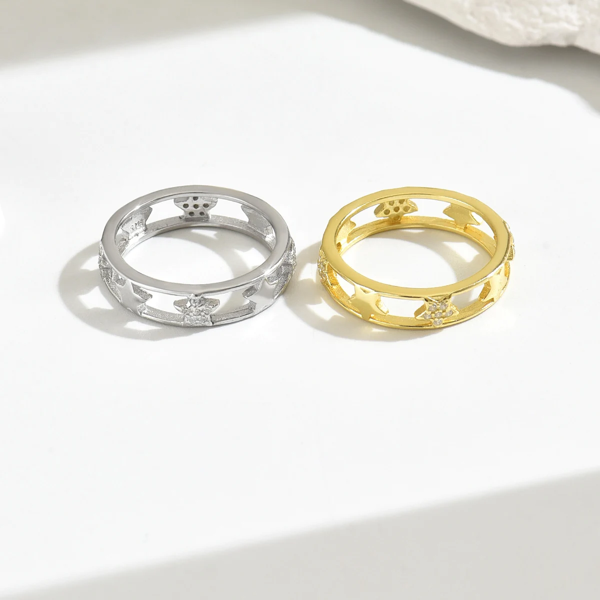 A fashionable, exquisite and elegant Japanese and Korean French set zircon 925 silver starry sky women's surprise gift ring
A fashionable, exquisite and elegant Japanese and Korean French set zircon 925 silver starry sky women's surprise gift ring