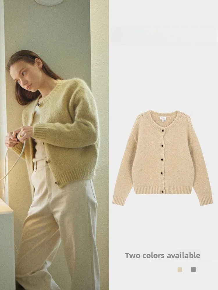 Sienne Boutique Women's Loose Long Sleeve round Neck Knitwear Spring 2025 Single Button Cardigan Warm Woolen Commute Style
Sienne Boutique Women's Loose Long Sleeve round Neck Knitwear Spring 2025 Single Button Cardigan Warm Woolen Commute Style