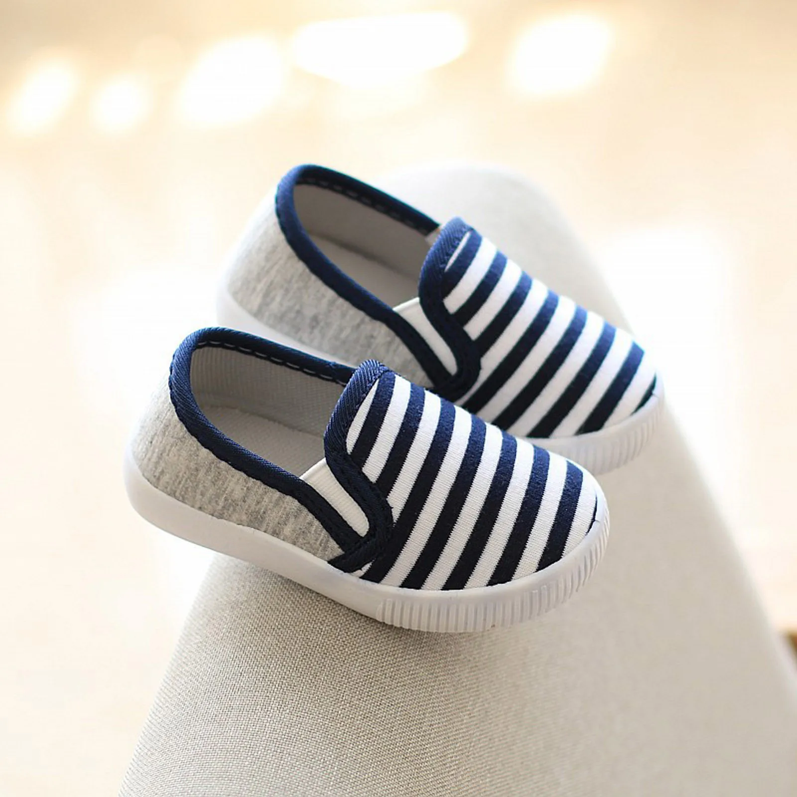 Infant Newborn Baby Flat Shoes, Stripe Print Non-Slip Slippers Soft Sole Adorable Baby Booties Babies First Walking Shoes 0-18m
Infant Newborn Baby Flat Shoes, Stripe Print Non-Slip Slippers Soft Sole Adorable Baby Booties Babies First Walking Shoes 0-18m