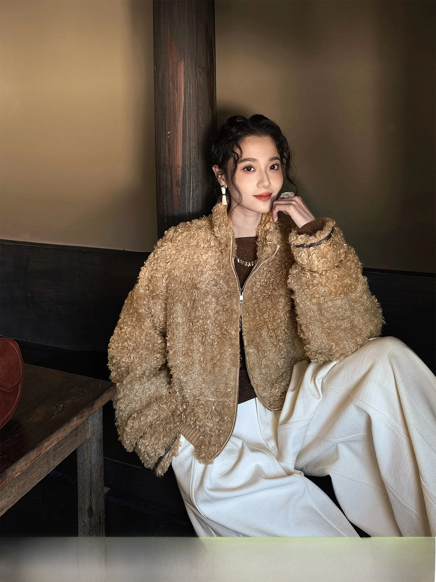 New Chinese Style Lamb Fur Jacket Women's Outerwear Winter Trendy Commute Loose Fit Long Sleeve Button up Stand Collar Coat
New Chinese Style Lamb Fur Jacket Women's Outerwear Winter Trendy Commute Loose Fit Long Sleeve Button up Stand Collar Coat
