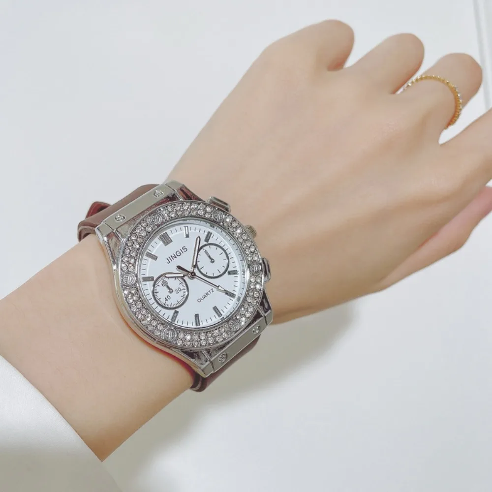 Новые повседневные часы, регулируемые простые наручные часы, силиконовый ремешок, кварцевые часы, подарки
Новые повседневные часы, регулируемые простые наручные часы, силиконовый ремешок, кварцевые часы, подарки