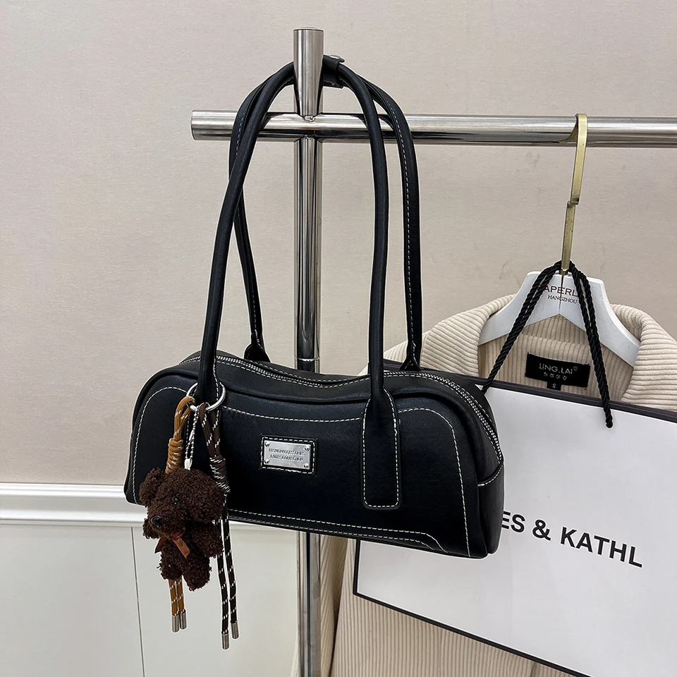 Designer PU Leather Shoulder Bags Women Solid Coffee Color Fashion Handbags French Style Vintage Female Bags Lady's Packages
Designer PU Leather Shoulder Bags Women Solid Coffee Color Fashion Handbags French Style Vintage Female Bags Lady's Packages
