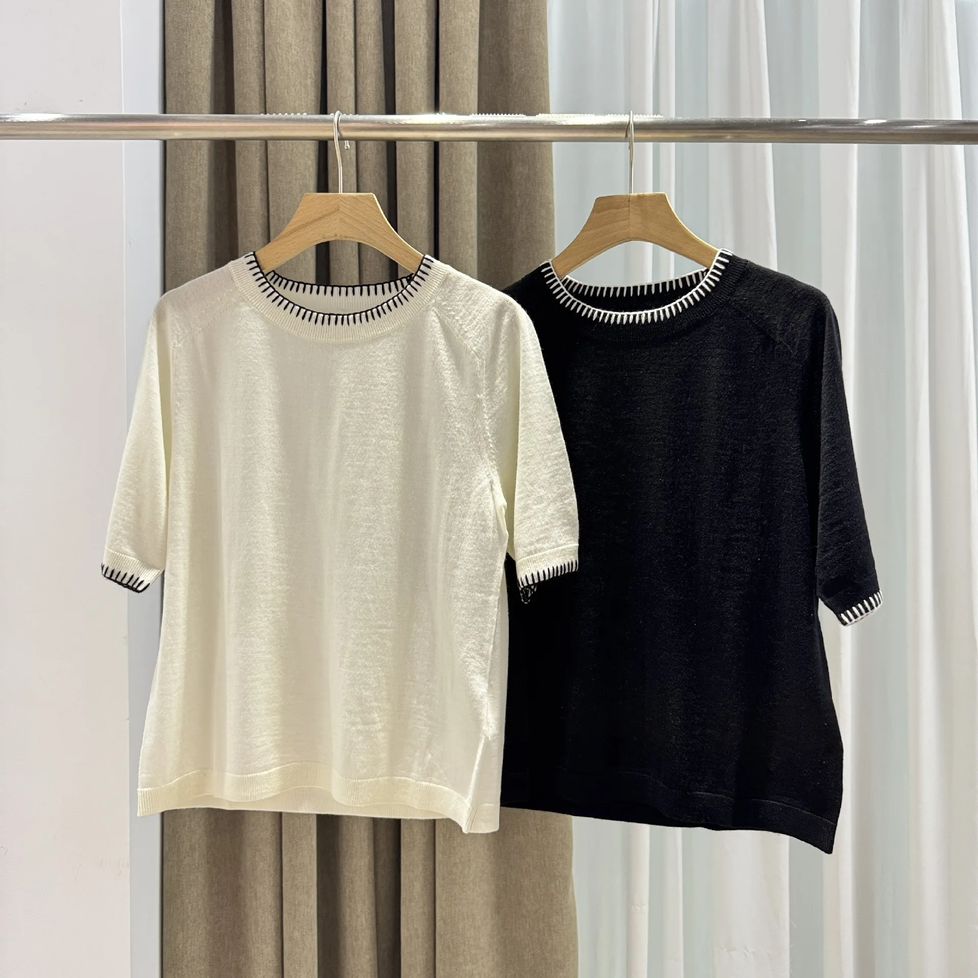 Spring And Summer New Wool Short-Sleeved Sweater Casual Loose Versatile Knitted T-Shirt High Quality Women'S Clothing
Spring And Summer New Wool Short-Sleeved Sweater Casual Loose Versatile Knitted T-Shirt High Quality Women'S Clothing