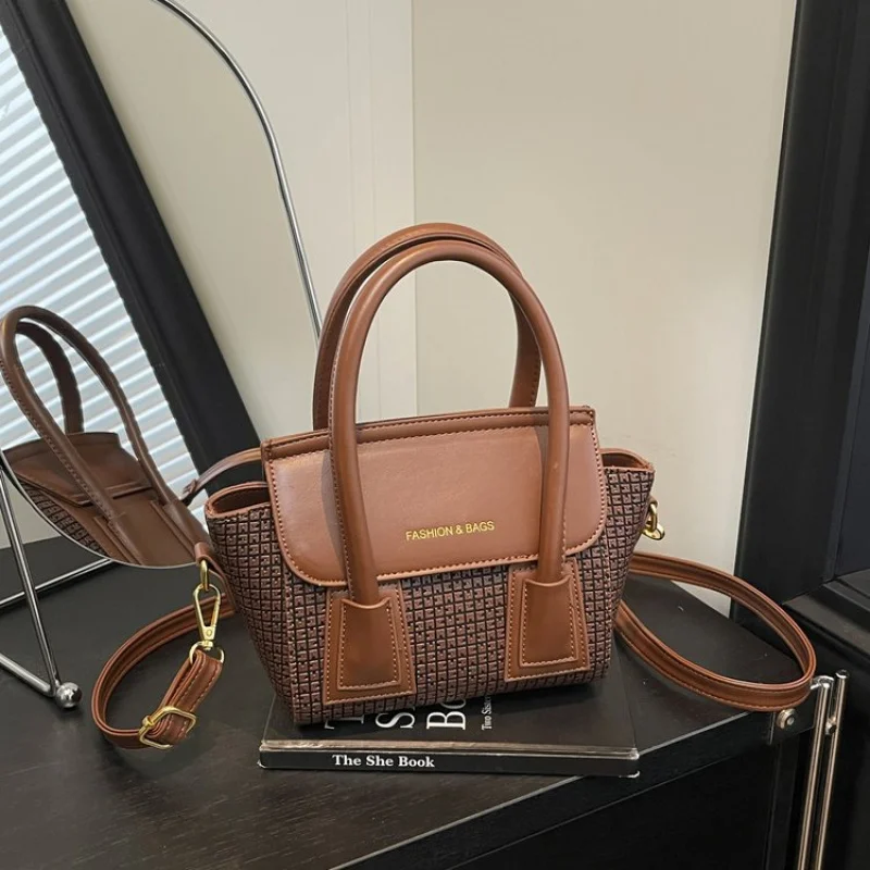 Женская сумка через плечо из тонкой кожи, модная, просторная, повседневная, изысканный вид  
Женская сумка через плечо из тонкой кожи, модная, просторная, повседневная, изысканный вид 