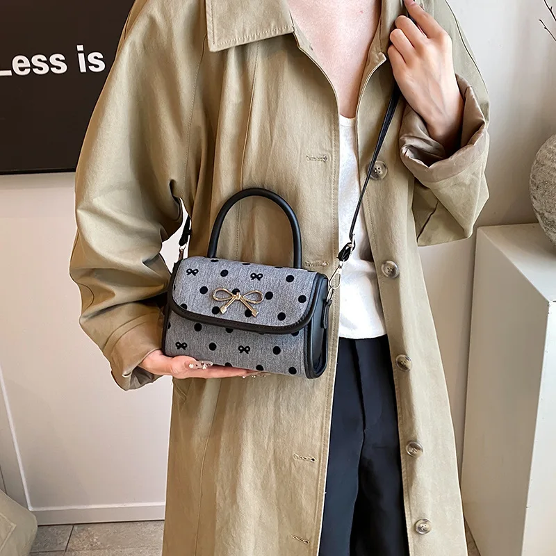 2024 New Fashionable Texture Printed Bow Casual Multi Functional Single Shoulder Crossbody Bag Small Square Women's Bag
2024 New Fashionable Texture Printed Bow Casual Multi Functional Single Shoulder Crossbody Bag Small Square Women's Bag