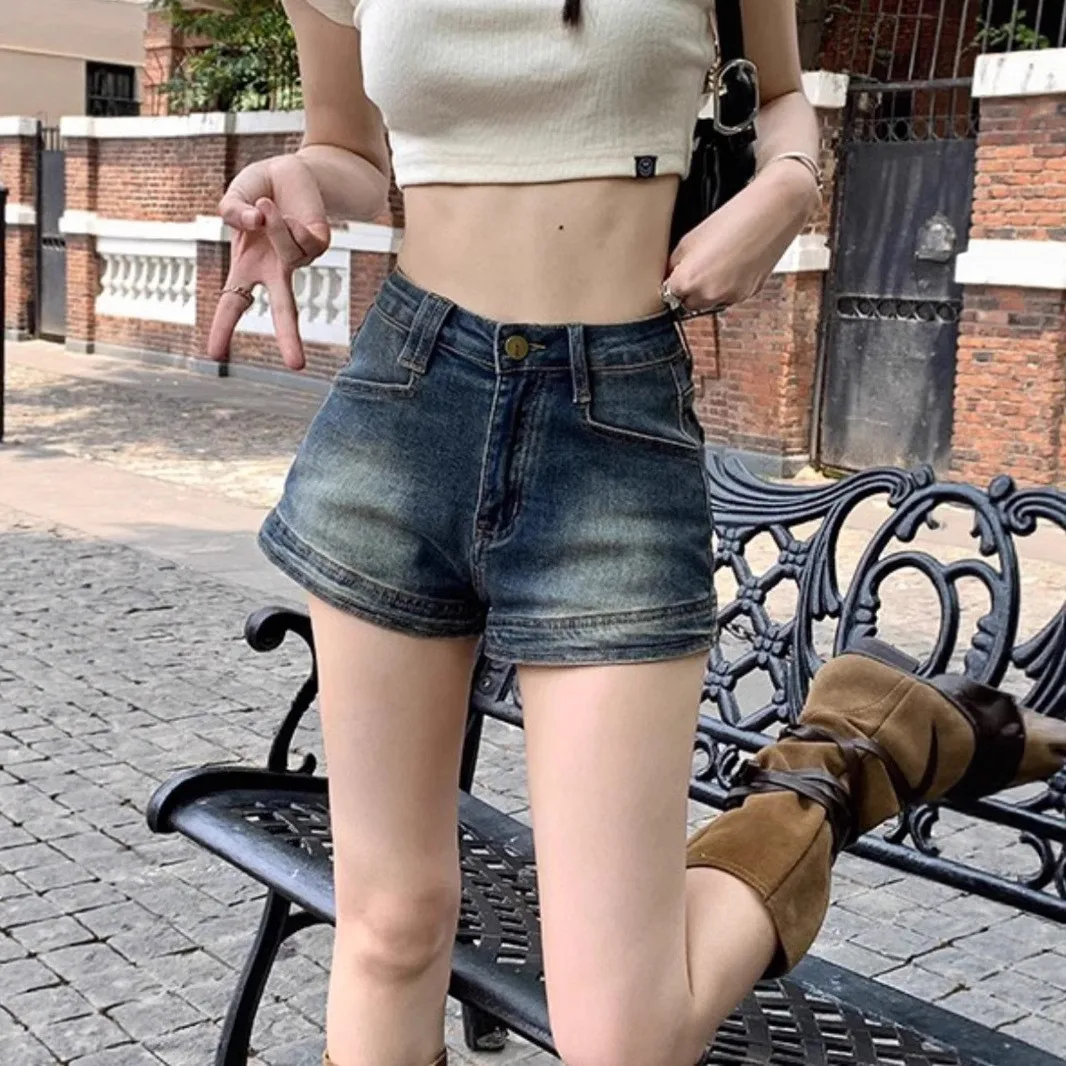 American Style Spicy Girl Elastic Denim Shorts Women's Summer New Versatile Slimming Retro A-Line Wraparound Shorts
American Style Spicy Girl Elastic Denim Shorts Women's Summer New Versatile Slimming Retro A-Line Wraparound Shorts
