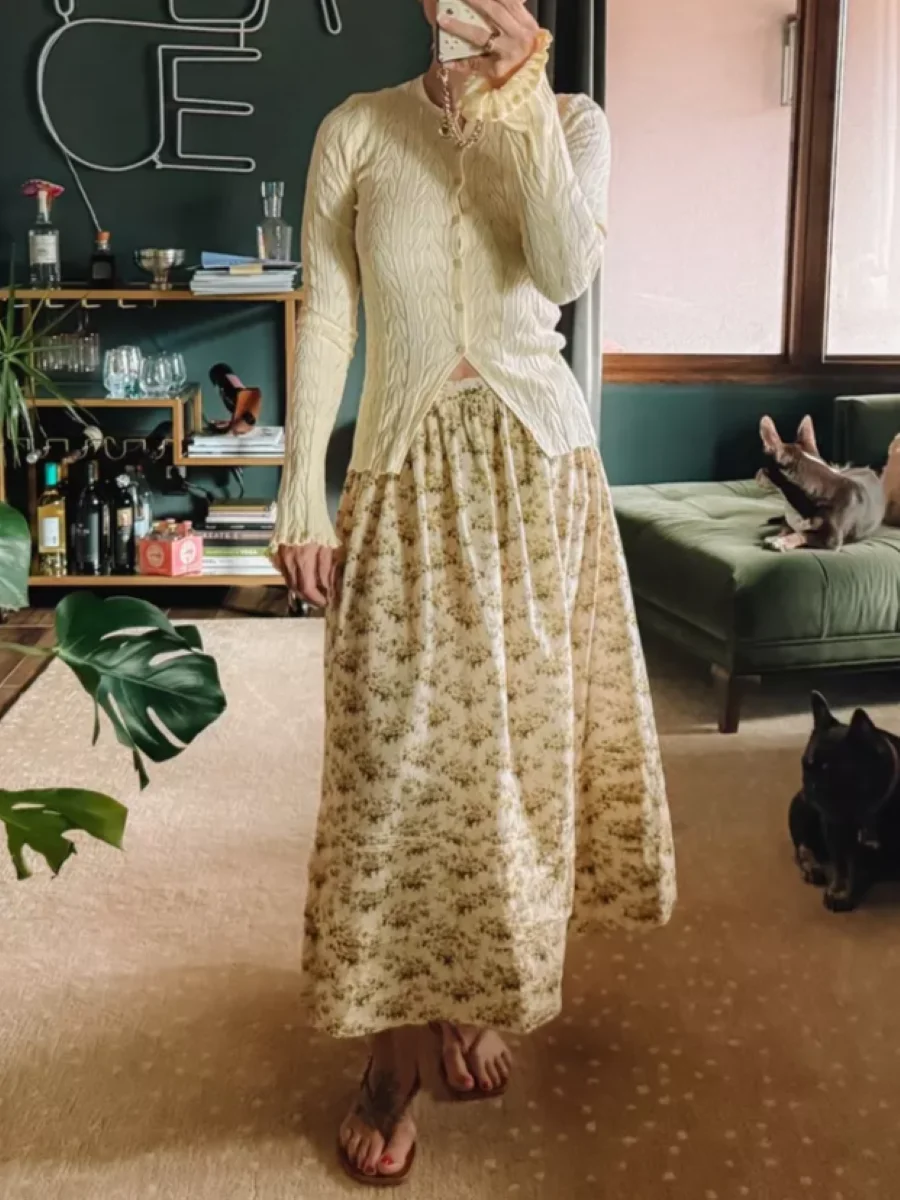2025 New Women Floral Print Long Skirt Elastic Waist A-Line Holiday Loose 100% Cotton Jupe
2025 New Women Floral Print Long Skirt Elastic Waist A-Line Holiday Loose 100% Cotton Jupe